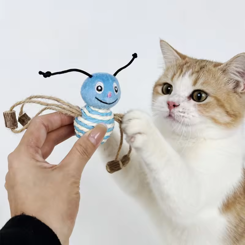 Sisal Insect Cat Toy with Sound Interactive Plush Cat Toy for Teeth Cleaning and Play
